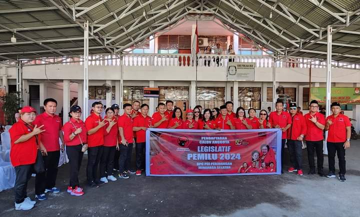 Daftar Bacaleg , Banteng ” Serbu ” KPU Minsel  ERS : Solid Bergerak Maju Bersama