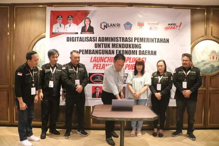 Perkuat Sistem Informasi Pelayanan Publik , Bupati FDW Launching Lima Aplikasi